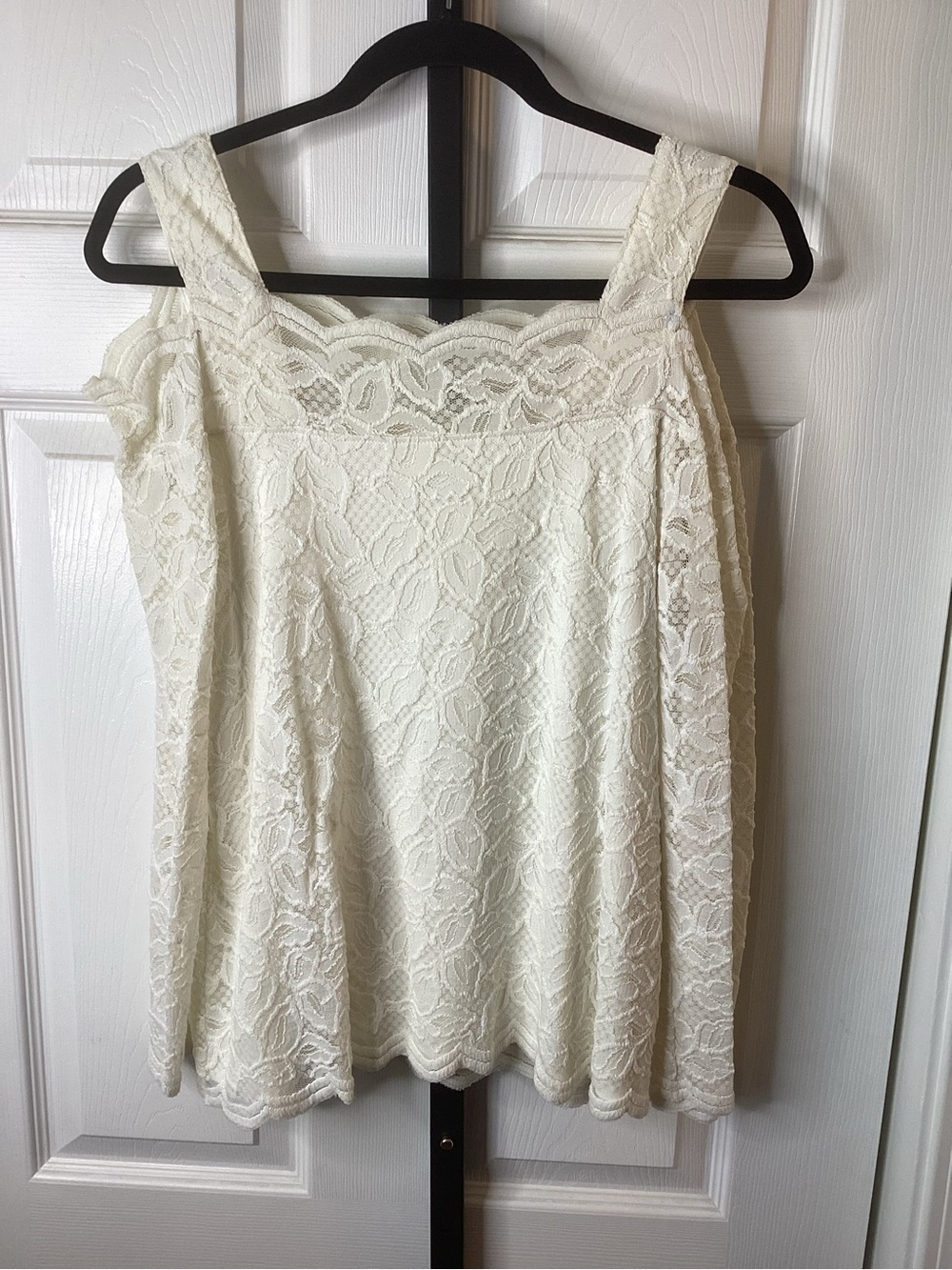Chico's Cream Lace Cold Shoulder Top, size Medium